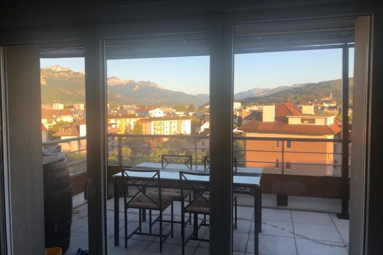 アヌシーPenthouse Flat South-Facing Terrace - Welkeysアパートメント エクステリア 写真